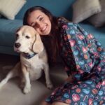 Sanaya Irani Instagram - Making the most of what I got 😊😊 and I got this cutieeee in lockdown 🥰🥰. #chiefiranisehgal #lifeinlockdown. Twinning in @snoozeinvanilla