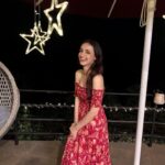 Sanaya Irani Instagram - Throwing back to starry nights ⭐️ 🌟, only cause the days are sooooo hotttt 🥵🙄.