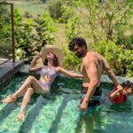 Sanaya Irani Instagram - Expectations Vs Reality. Those few seconds you get to take a picture before Ivaan comes splashing into frame. @iakshaydogra thanks for being my saviour 🤗 and @itsmohitsehgal thanks for the perfect click 😘.#holidaywithkids #lifeisbeautiful . Swimsuit @angel_croshet styling @stylebysaachivj assisted by @b.priyal