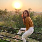 Sanaya Irani Instagram - This is how I want to spend every weekend... in the midst of nature 😍😍. Happy weekend everyone just breathe 😊😊😊. 📸 @itsmohitsehgal