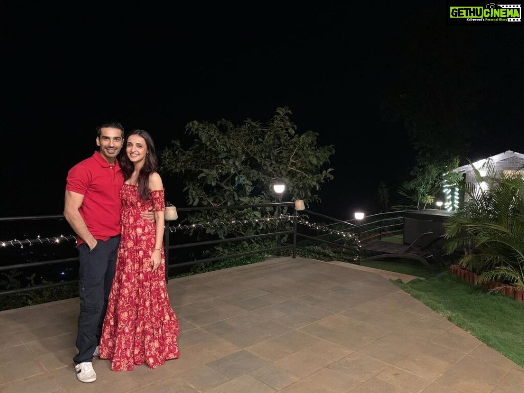 Sanaya Irani Instagram - Happy 5 to us @itsmohitsehgal ❤️❤️. No phones, no WiFi, no social media, only nature, peace and quiet. Just the kinda anniversary we wanted 😃. 25/01/2016 @vistarooms @mountkusurluxuryliving #VistaRooms #OraKamshet #BestStaycation #BestHolidayHome PS: for bookings on Vista Rooms use our code SANAYAMOHIT10 to get special discount of 10%