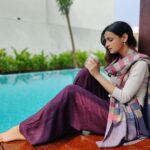 Sanaya Irani Instagram – Wondering what my tea leaves have in store for me 😊. @zeeniawadia thanks for the lovely click. 
Wearing this super cosy pashmina shawl by @rayaaindia.