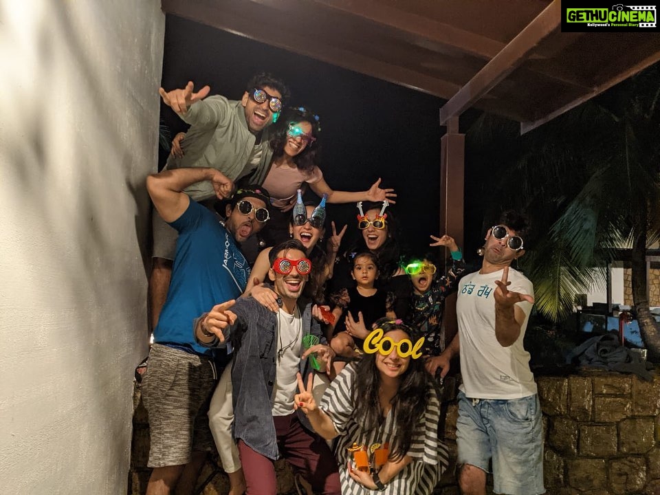 Sanaya Irani Instagram - Happy New Year world 🥳🥳 . 2021 I have been waiting for you, nice to meet you 😀😀.