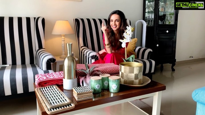 Sanaya Irani Instagram - I bet all of you are looking at videos online on how to decorate your homes for Diwali, hai na? Why worry when you have @pantaloonsfashion Style up your homes with the best festive home decor because #DiwaliBeginsWithYou. In fact, you don’t have to go outside to shop as well, get all your festive essentials from the comfort of your home with the new #Pantaloons Chat Shop on WhatsApp. Just say ‘HI’ on 8884884599. I tried it, and trust me they will totally make your shopping experience hassle-free 😊😊