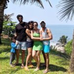 Sanaya Irani Instagram – Throwback to such a fuuuuunnnn Goa trip with my cuties @itsmohitsehgal @iakshaydogra @sakshi0801 and my sweetheart Ivaan. This was 2019 just a year back and it feels like it’s been 5 years 🙄🙄 2020 I swear to god I am done with you🙄.