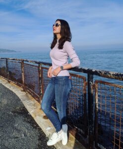 Sanaya Irani Instagram - Soaking it in 😇.