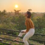 Sanaya Irani Instagram - This is how I want to spend every weekend... in the midst of nature 😍😍. Happy weekend everyone just breathe 😊😊😊. 📸 @itsmohitsehgal