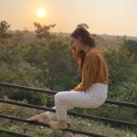 Sanaya Irani Instagram - This is how I want to spend every weekend... in the midst of nature 😍😍. Happy weekend everyone just breathe 😊😊😊. 📸 @itsmohitsehgal