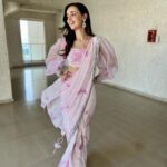 Sanaya Irani Instagram - Feeling pretty in pink for YAAR KI SHAADI 😊😊🥳😌. #dalniktake2 ❤️