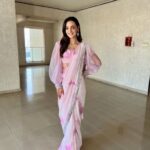 Sanaya Irani Instagram - Feeling pretty in pink for YAAR KI SHAADI 😊😊🥳😌. #dalniktake2 ❤️