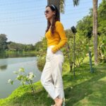 Sanaya Irani Instagram - My kinda Sunday 😄😄. Cool breeze, some sunshine and a lot of green 🌳 🌳Happy Sunday 😊😊.