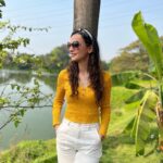 Sanaya Irani Instagram - My kinda Sunday 😄😄. Cool breeze, some sunshine and a lot of green 🌳 🌳Happy Sunday 😊😊.