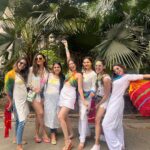 Sanaya Pithawalla Instagram - Bura na Mano holi hain 💙💜🧡💚💛