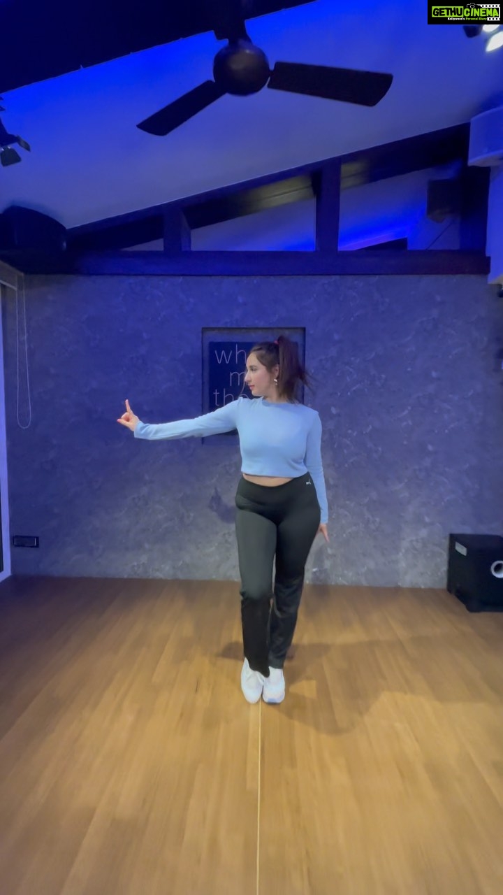 Sanaya Pithawalla Instagram - I’m on the low… Attempted a completely insane choreography after ages!!! Thank you for this @yasshkadamm ❤️ this is not at all my style but I had so so much fun doing it 🥰 Back to dancing and lovin it 😁 Thanks for recording this @shanayamakani ❤️