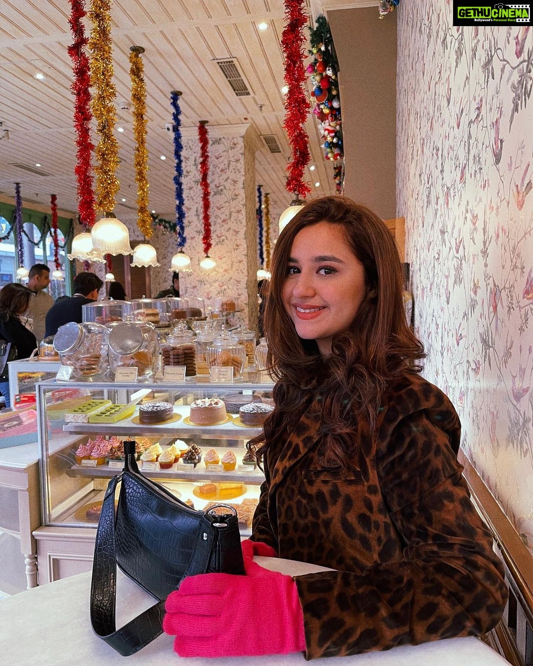 Sanaya Pithawalla Instagram - Not Emily in Paris , But Sanaya in Delhi 😛