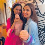 Sanaya Pithawalla Instagram - Cause Girls just wanna have fun 😁 Indeed a very happy Galentines day ♥️ Couldn’t have had a more perfect Valentine’s Day celebration 💐 Thank you @gosolostays for hosting us at your lovely hostel 🥰 We had a great time!! And lastly thanks to all the girls for being there and making it special 🥰
