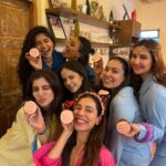 Sanaya Pithawalla Instagram - Cause Girls just wanna have fun 😁 Indeed a very happy Galentines day ♥️ Couldn’t have had a more perfect Valentine’s Day celebration 💐 Thank you @gosolostays for hosting us at your lovely hostel 🥰 We had a great time!! And lastly thanks to all the girls for being there and making it special 🥰