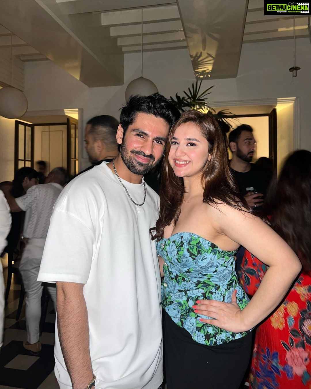 Sanaya Pithawalla Instagram - To another great event together @neumaindia Cheers to many more @palak.purswani 🥂 Thanks for coming guys ❤️ Love you all 🤗 Neuma