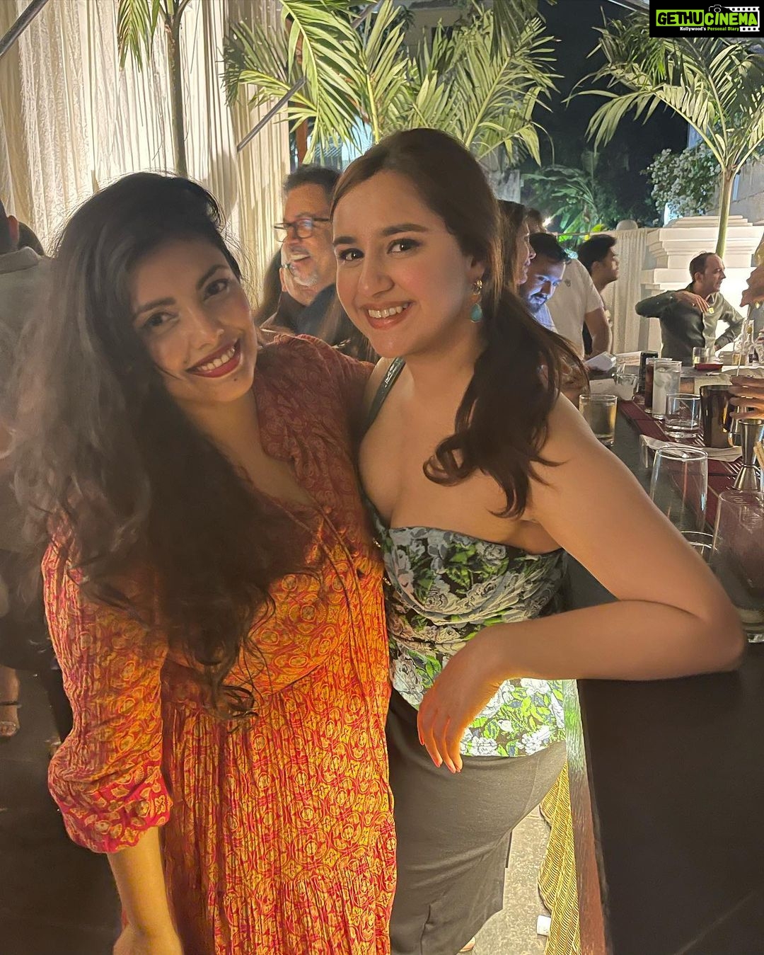Sanaya Pithawalla Instagram - To another great event together @neumaindia Cheers to many more @palak.purswani 🥂 Thanks for coming guys ❤️ Love you all 🤗 Neuma