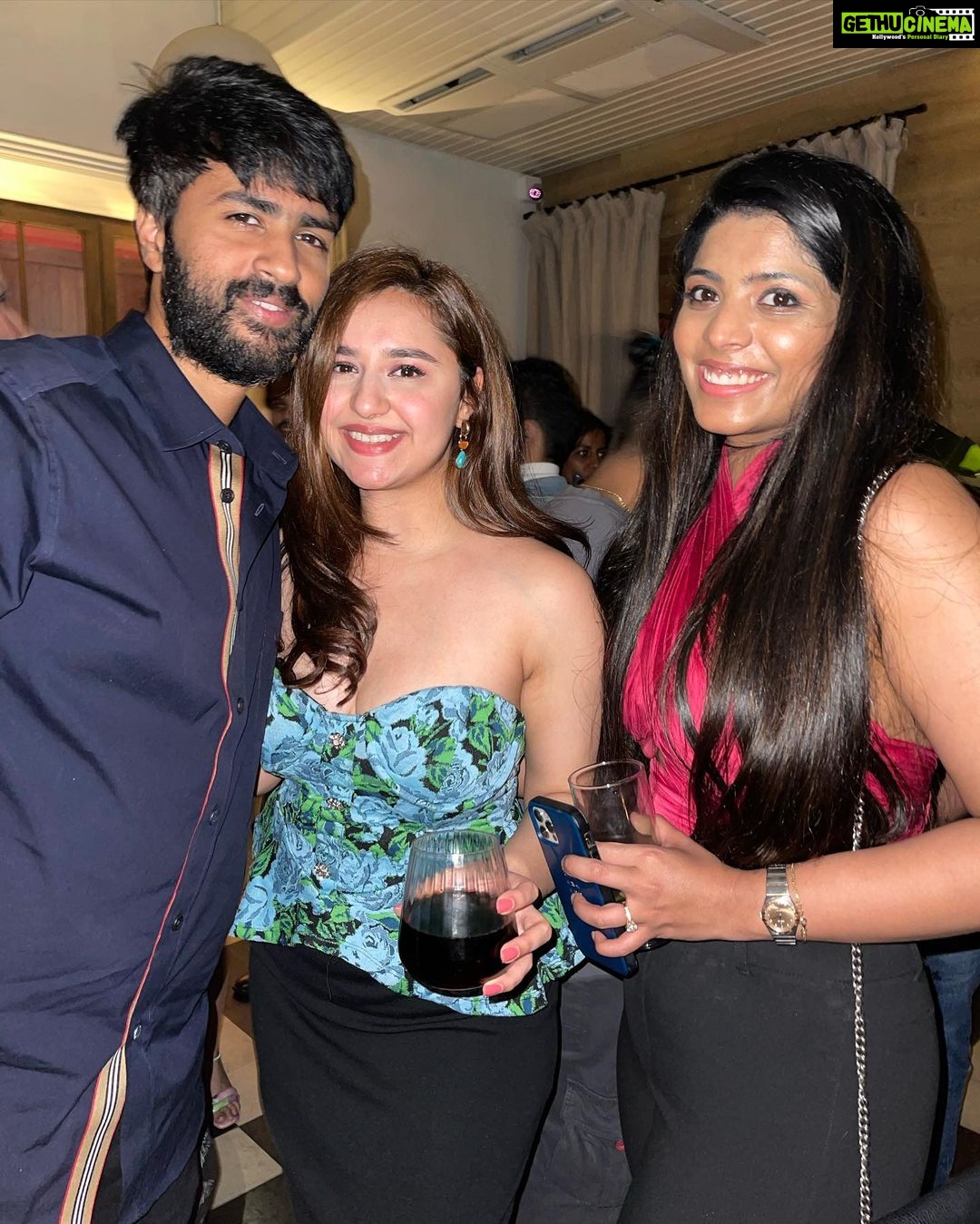 Sanaya Pithawalla Instagram - To another great event together @neumaindia Cheers to many more @palak.purswani 🥂 Thanks for coming guys ❤️ Love you all 🤗 Neuma