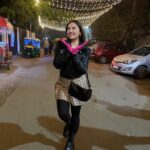 Sanaya Pithawalla Instagram - Yeh dilli hain mere yaar , Bas Ishq , mohobat, pyaar… ❤️ #delhidiaries Delhi, India