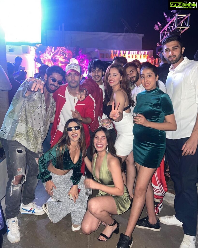 Sanaya Pithawalla Instagram - Christmas Eve done right 🎄 Thanks guys for making it for our first ever out of town event and showing us so much love and making it such a grand success ❤️ Thank you @damanculture we had a great time hosting for you’ll 🥰 And last but not the least , to many more events in the next year with my partner in crime @palak.purswani 😘 love you !! Daman, India