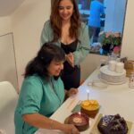 Sanaya Pithawalla Instagram – Mommy’s birthday trip done right 🥳🎂🍺 
Thank you @stayscapeofficial for hosting us ♥️