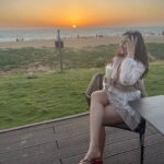 Sanaya Pithawalla Instagram - What a beautiful sunset 🌅 Thank you @no1yaariofficial for this beautiful experience ♥️