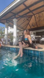 Sanaya Pithawalla Instagram - Hum na rahein kabhi yaaron ke bin ♥️ Thank you @no1yaariofficial for this beautiful 2 day experience in goa 🥰 #collab #no1yaari #no1yaarivilla