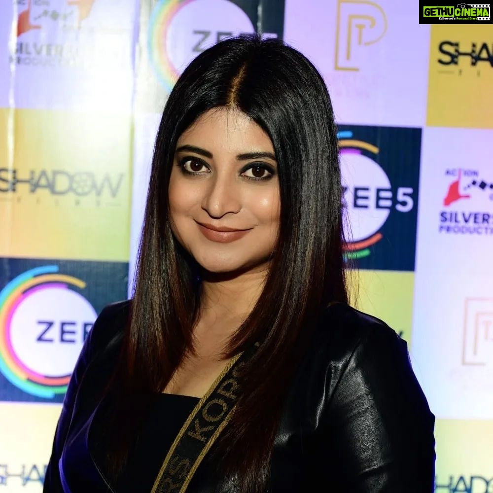 Sandipta Sen Instagram - Thank you to everyone who watched Shikarpur on Zee5. Overwhelmed by the love and reviews that I have received from across the Country and abroad. Grateful for this love. 'Chumki' will be unforgettable for me. Thank u @officialshadowfilms and @zee5_bangla for the success Party 🥳 #shikarpur #shikarpurwebseries #webseries #bengaliwebseries Kolkata