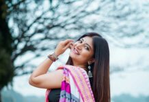Sandipta Sen Instagram - "O.. aakash, o.. palash rashi rashi Ektu sobuje chokh muchiye de… Ghor chhara manusher mone.." 📸@myself_suvam #sareelove #saree #bengaliactress #sandiptasen #naturelover #instapic Kolkata