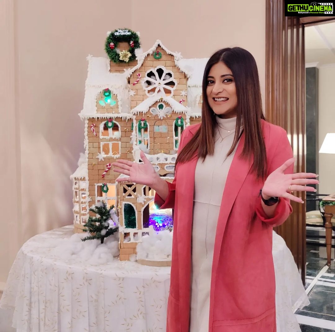 Sandipta Sen Instagram - Wishing you all peace, joy, and love at Christmas and always. Merry Christmas 🎄💖