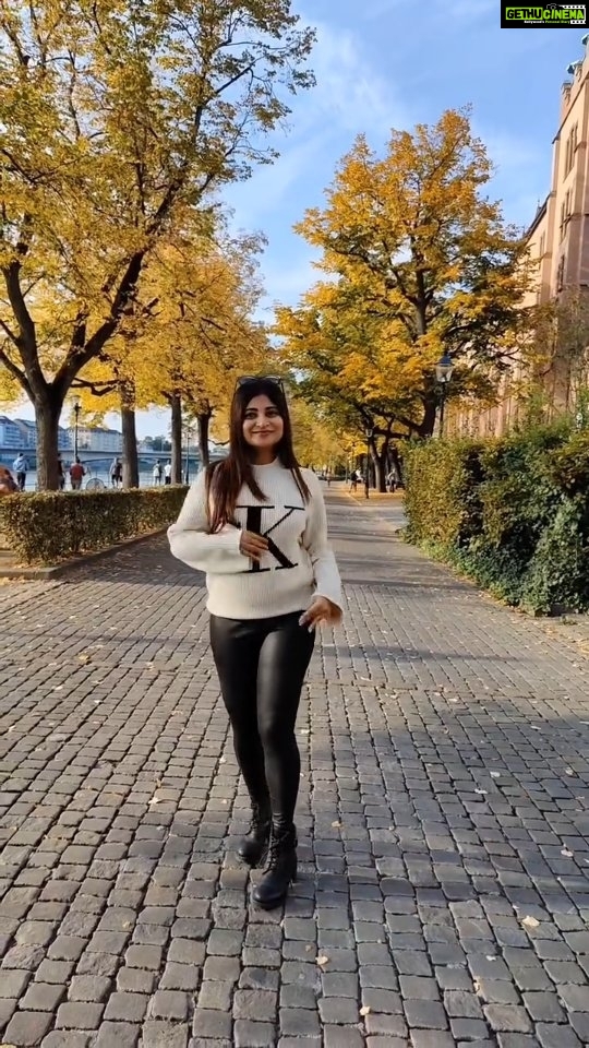 Sandipta Sen Instagram - Basel er rastay ektu nachanachi😬😍 #baseldiary #basel #switzerland #europetrip2022 #europedestinations #europetravel #trendingreels #trending #trendingsongs #feelkaroreelkaro #feelitreelit