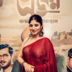 Sandipta Sen Instagram – সকলকে জানাই শুভ নববর্ষের শুভেচ্ছা ও ভালোবাসা ❤️🙏
আমাদের ছবি #TheEkenRuddhasashRajasthan এসে গেছে আপনার কাছের সিনেমা হলে, পরিবারের সাথে দেখে নিন, আশাকরি আপনাদের ভালো লাগবে 😇
📸@koustavdutta1712
Hair: @pritha_dutta_official
#SubhaNoboborsho #EkenPremier #SVF
@svfsocial @iammony @joydeep0906 @aby2806 @ahanakanjilal @siddhant_sheth @chakrabarti_anirban @soumyamukerji_ @suhotra_mukhopadhyay @mirchisomak @ramyadip_saha @sudip.chitta.sarkar Inox, South City Mall, Kolkata