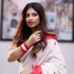 Sandipta Sen Instagram - Subho Lokhkhi Pujo🙏❤️ 📸@anirban_bhattacharya_phtgr Styling @bombaebyaisha Makeup:@makeup_artist_surojit Saree : @stories_of_taanti Location courtesy: @thewestinkolkata Managed by @svfbrands #lokhkhipujo The Westin Kolkata