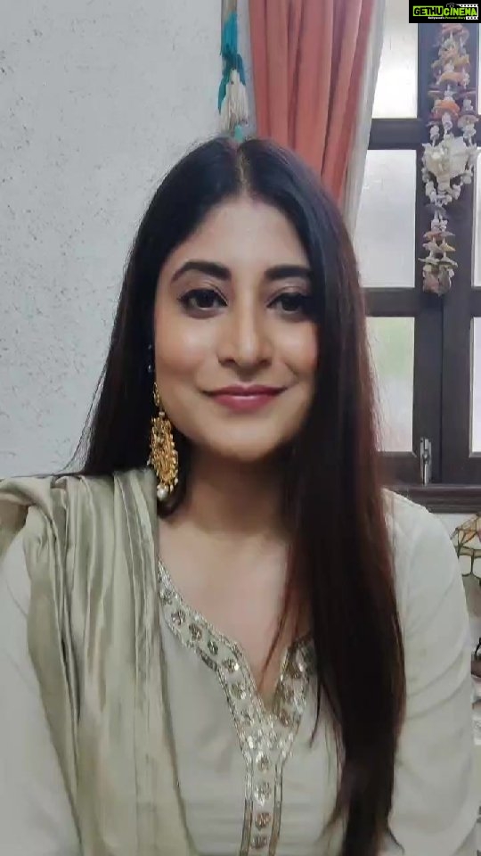 Sandipta Sen Instagram - Shashthi te akta INSTA LIVE #hoyejak ? BODHON.. streaming on @hoichoi.tv Don't miss😍