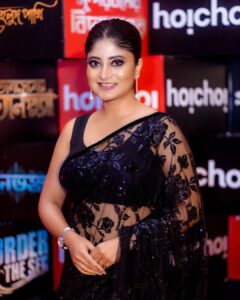 Sandipta Sen Instagram - #hoichoiseason6 
Congratulations @hoichoi.tv for completing glorious 5years❤️More and more to come😍

Saree and Jewellery:@rabhisek ❤️
📸@arindam.duttagunjan