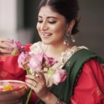 Sandipta Sen Instagram – Shubho Sharodiya❤️Shubho Shashthi
Aj aschi insta Live e..3Pm e..adda hobe😍

📸@onlyaritra

#shashthi #durgapuja