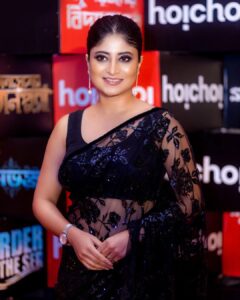 Sandipta Sen Instagram - #hoichoiseason6 
Congratulations @hoichoi.tv for completing glorious 5years❤️More and more to come😍

Saree and Jewellery:@rabhisek ❤️
📸@arindam.duttagunjan