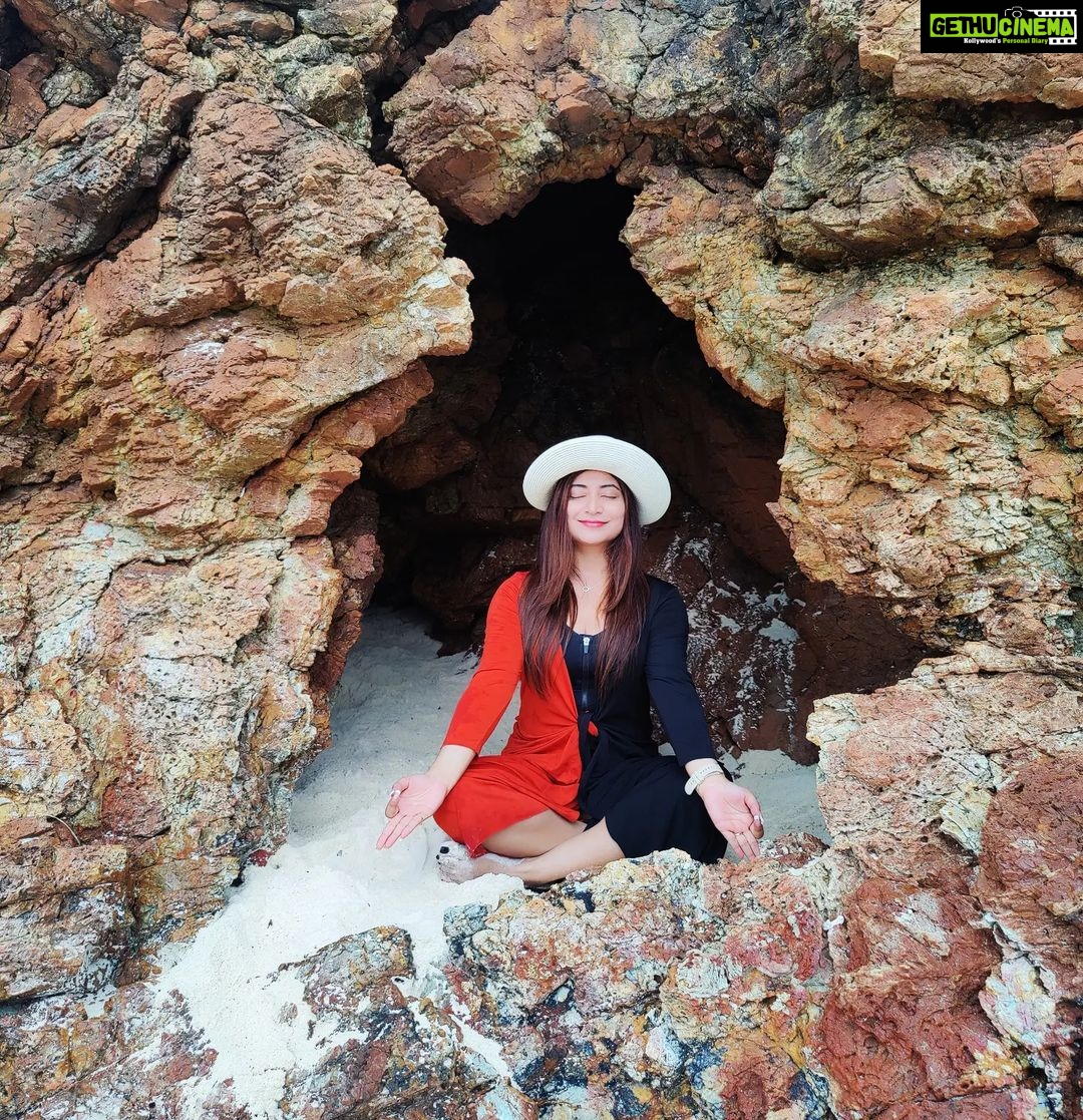 Sandipta Sen Instagram - πππ§ #yogaday #yogainspiration #yogaeverywhere #yogaeveryday #instagood #instapost #instalike #instadaily #instagram #instapic #bengaliactress #beach #beachvibes #beachlife #actress #sandipta #sandiptasen Malcapuya Island