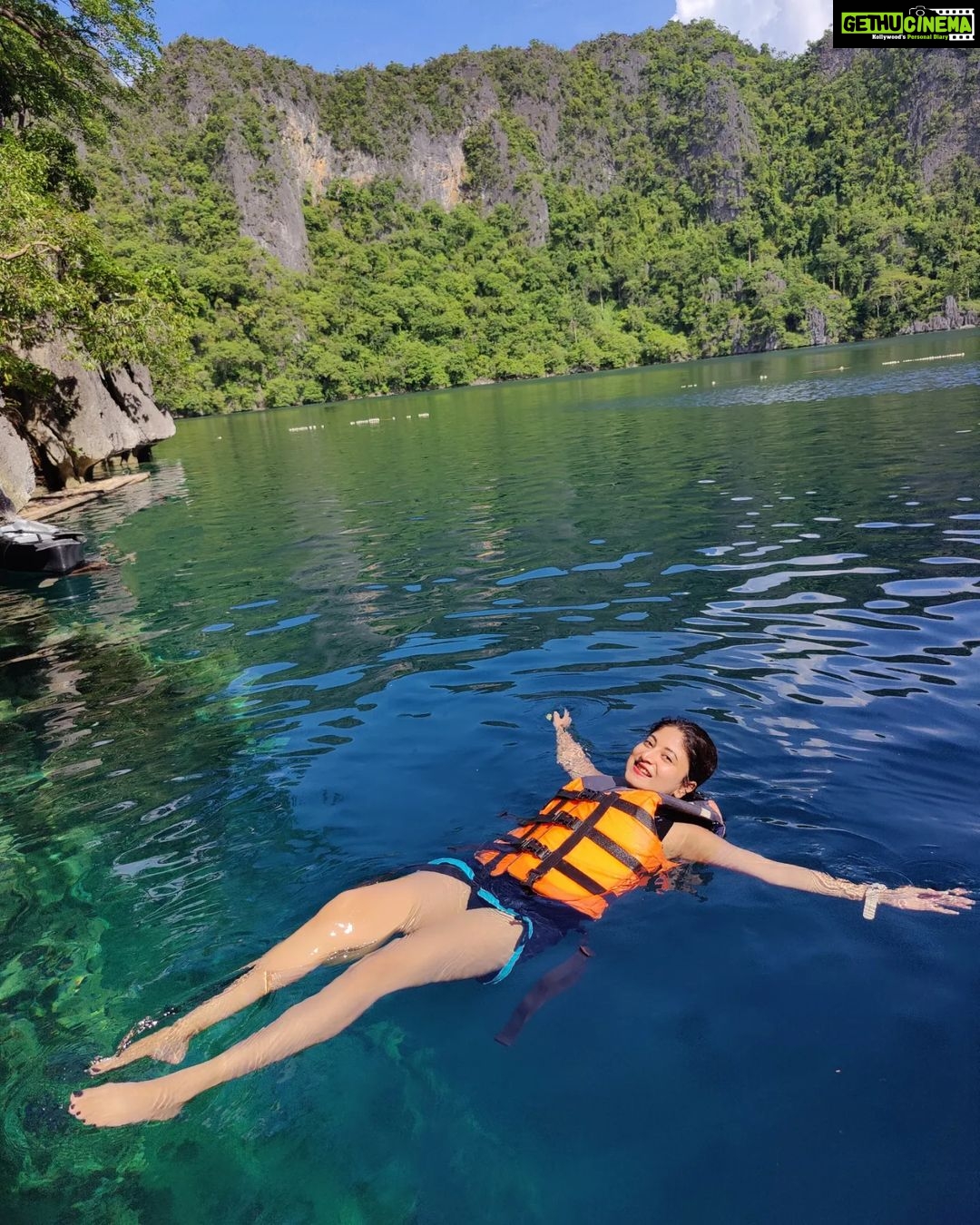Sandipta Sen Instagram - ๐๐๐๐๐ #kayanganlake #sealovers #nature #naturelovers #philippinestravel #philippines๐ต๐ญ #coron #travel #traveldiaries #instagood #instapost #instadaily #instalike #instagram #bengaliactress #sandipta Kayangan Lake, Coron Palawan