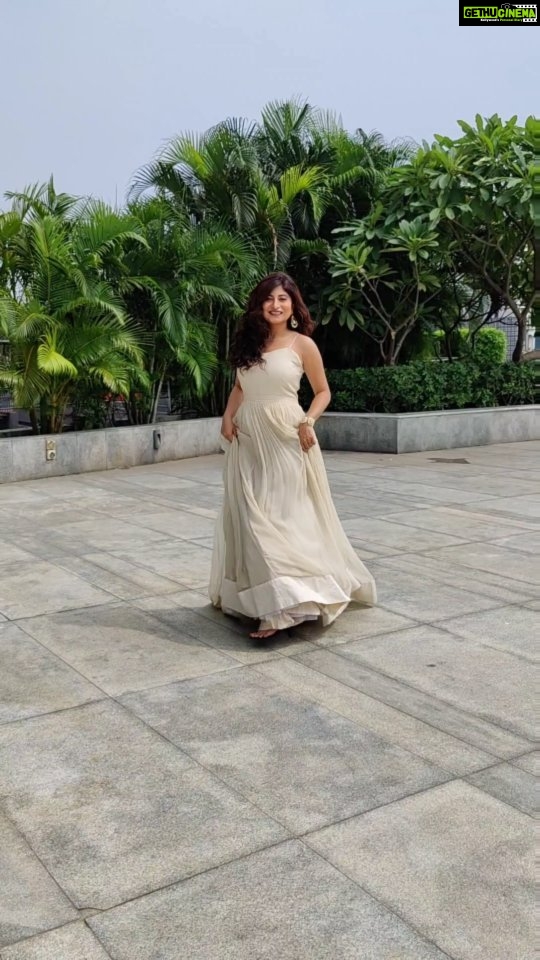 Sandipta Sen Instagram - #throwbackvideo #feelitreelit #feelkaroreelkaro #instareels #reelsinstagram #insta #Instagram Novotel Kolkata Hotel And Residences