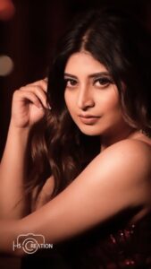 Sandipta Sen Instagram - ❤️❤️❤️❤️
.
.
.
Shoot for @hscreationkolkata
🎥@bipradip_chakraborty 
📸@siladitya_dutta 
Makeup and hair: @sahababusona 
👗@kushalchatterjeeofficial