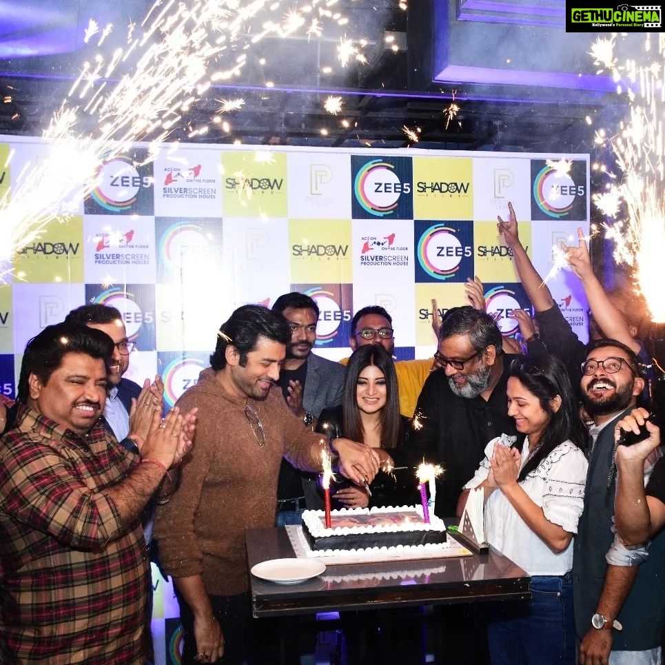 Sandipta Sen Instagram - Thank you to everyone who watched Shikarpur on Zee5. Overwhelmed by the love and reviews that I have received from across the Country and abroad. Grateful for this love. 'Chumki' will be unforgettable for me. Thank u @officialshadowfilms and @zee5_bangla for the success Party 🥳 #shikarpur #shikarpurwebseries #webseries #bengaliwebseries Kolkata