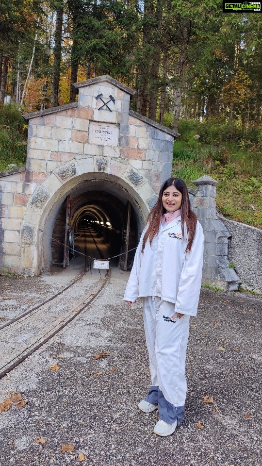 Sandipta Sen Instagram - SALZWELTEN ~During the Neolithic Age – an almost incomprehensible 7,000 years ago – people were already busy here mining for salt. That makes Hallstatt the oldest salt mine in the world! #salzwalten #salzwaltenhallstatt #saltmine #hallstatt #europetrip2022 #europedestinations #austria Salzwelten, Hallstatt