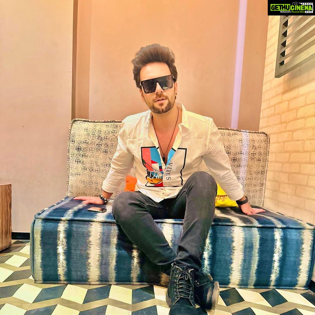 Sanjay Gagnani Instagram - A Good Vibe State Of Mind 😎🥂