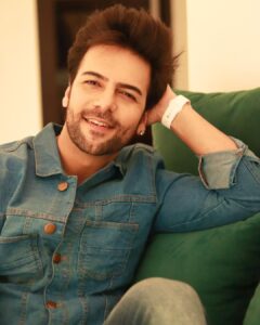 Sanjay Gagnani Instagram - Being happy never goes out of style 😁

#nomondayblues #mondaymood