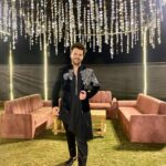 Sanjay Gagnani Instagram - I dress to impress myself 🖤 #ootd #mondaymood Outfit @bharat_reshma Daman, India