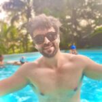 Sanjay Gagnani Instagram - Collecting Moments. Making the Days Count ✌🏻😇🥰 #2023 #traveldiaries #morjim #goa #waterbaby #poolvibes #chillin #travellove Morjim