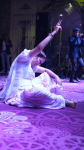 Sapna Choudhary Instagram - Balam mera SUNNY DEOL ne kare fail 💪🏻♥️

Jao aap log bhi aur jaldi se apne apne “balam” ke sath reel banao, aur batao tumhara “balam” bhi kitna nek hai?😉

#sapnachaudhary #haryanviqueen #thankgodforeverything #desiqueen #sapnachoudhary